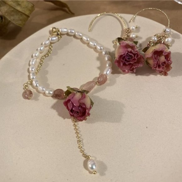 Gold Plated Eternal Flower Natural Freshwater Pearls Charm Bracelets - Picture 3 of 15